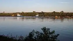 Баржи на Белой под Бирском