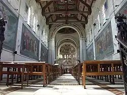 Неф базилики