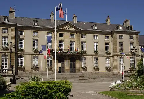 Мэрия, бывший дворец епископа