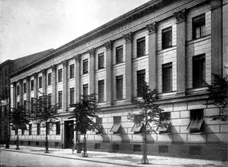 Здание прусской военной академии на Унтерденлинден 74. Архитектор Карл Фридрих Шинкель