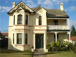 Сент-Элмо, Хэрроу-Роуд