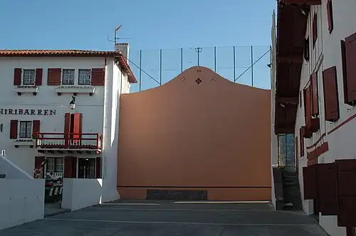 Фронтон (площадка для игры в пелоту)