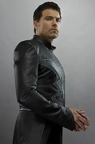 Энсон Маунт в роли Блэкагара Болтагона  в сериале «Сверхлюди» (2017)