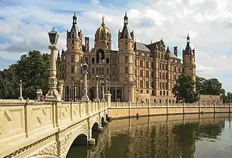 Шверинский замок (1857) в Шверине (Германия)