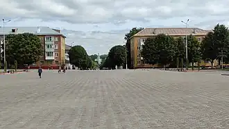 Центральная площадь Богородицка (вдали по центру фото видны дворец-музей графов Бобринских и Богородицкий исторический парк имени А. Т. Болотова)