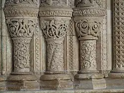Романская резьба южного портала