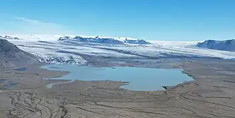 Вид на озеро с высоты летом 2024 года