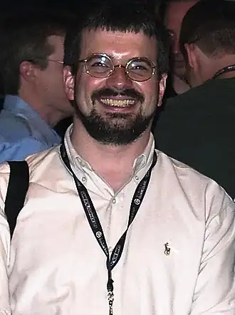 Рейнольдс на E3 в 2003 году