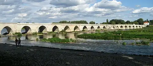 Мост через Луару