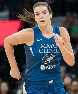 Карлтон в игре за «Миннесота Линкс» против «Лас-Вегас Эйсес» (25 августа 2019 года)