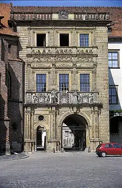 Ворота в замок