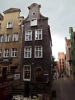 Дом, в котором проживал Гуго Конвенц в Гданьске по адресу Мариацкая, 28. 2016 г.