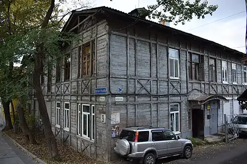 Деревянный дом с имитацией фахверка