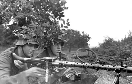 Немецкий пулемётный расчёт, Франция, 1944