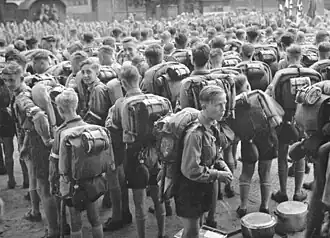 Отъезд юных бойцов Гитлерюгенда в летний лагерь на Боденском озере