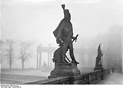 Потсдам. Фигуры солдат на Длинном мосту (утрачены)