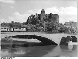 Вид на мост и замок (1957)