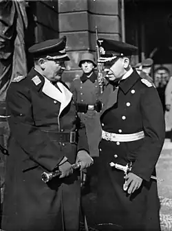 Редер общается с Г. Герингом