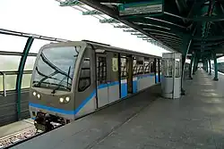 Поезд на станции