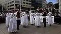 Исполнение коло буневцев на площади бана Елачича в Загребе