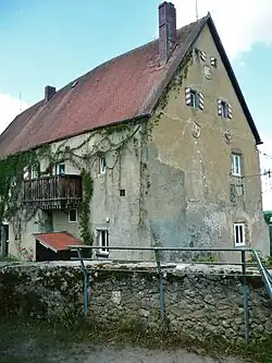 Одно из зданий замка