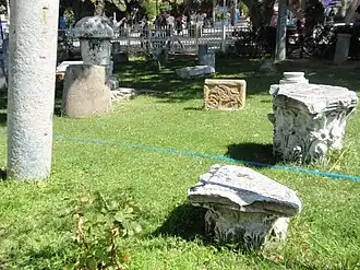 Руины сооружений города