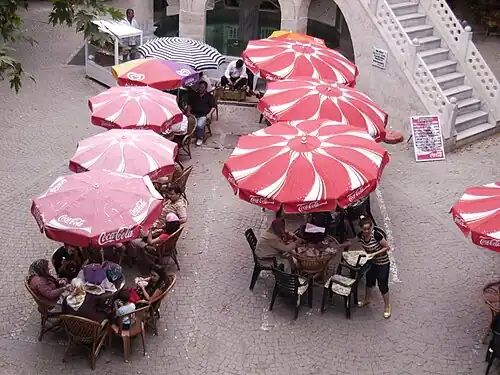 Кафе во дворе