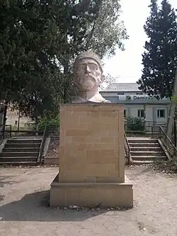 Бюст Сабира