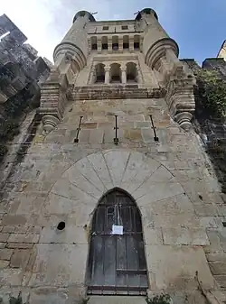 Ворота, ведущие внутрь