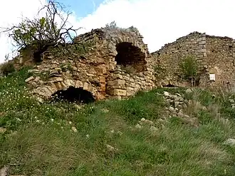 Остатки оборонительных сооружений.