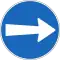 Vorgeschriebene Fahrtrichtung — hier rechts/Obligation de tourner à droite avant le panneau/Direzione obbligatoria a destra