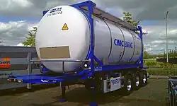 SWAP танк-контейнер, погруженный на прицеп-контейнеровоз