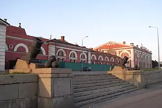 Мастерские и спуск к Неве с пушками