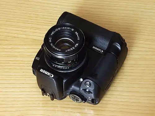 Canon EOS 400D c объективом «Гелиос-44М»