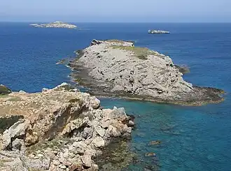 Мыс Андреас; на дальнем плане — остров Клидес