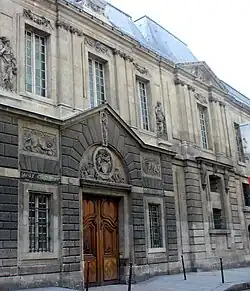 Франсуа Мансар. Ренессансный портал в Отель Карнавале