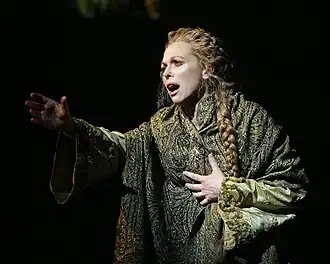 Бродвейская актриса Кэроли Кармелло в роли Габриэль, мюзикл «Лестат»