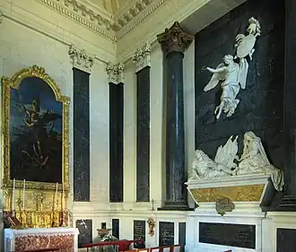 Внутри замковой капеллы