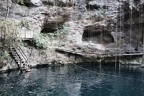 Сенот в Эк-Баламе