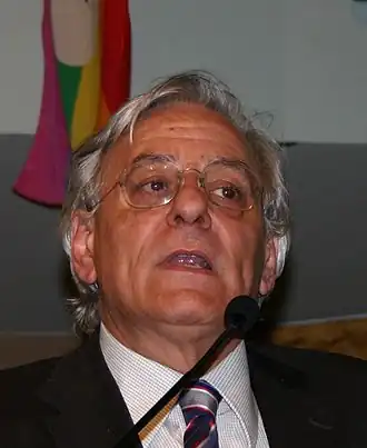 Сенатор Чезаре Сальви выступает 12 мая 2007 года на национальном конгрессе организации Arcigay в Милане. Photo: Giovanni Dall'Orto.