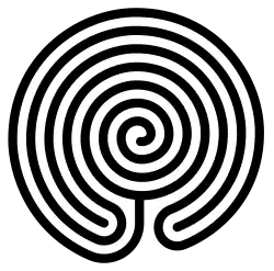 Чакравьюха, тройной начальный шаблон со спиралью в центре, одна из группировок войск, используемых в битве на Курукшетре, как изложено в Махабхарате