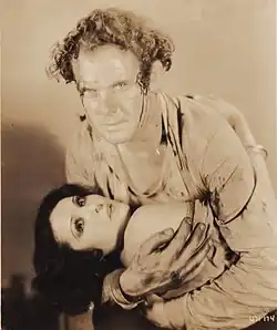 Промо-фото к фильму «Морская летучая мышь[англ.]» (1930); с Чарльзом Бикфордом.