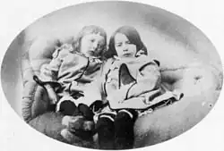 Реджиналд Саути. Чарльз и Гарри, сыновья Джулии Камерон, 1857