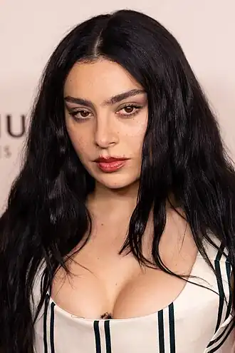 Charli XCX в 2025 году на Каннском кинофестивале