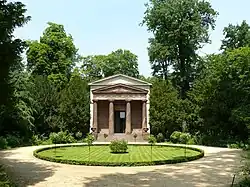 Мавзолей в парке Шарлоттенбургского дворца