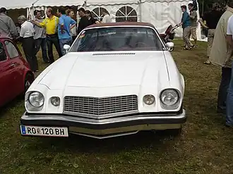1976 Camaro LT с отделкой крыши в стиле ландо