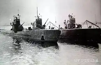 С-52 (справа) в составе ВМФ НОАК