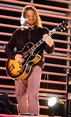 Кристофер Лундквист, там же