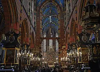 Костёл Взятия на небо Пресвятой Девы Марии (Мариацкий костёл). Интерьер главного нефа с алтарём Фейта Штоса