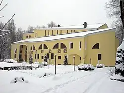 Зима на церковном дворе